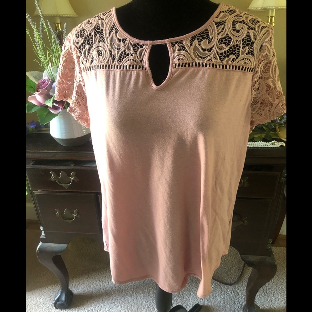 Lovely pink “Per Seption Concept” tee; size XL
